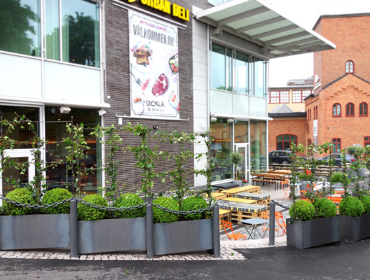 130531-blomlada_spalje_uteservering_urban_deli-2-peter_lindqvist_ab